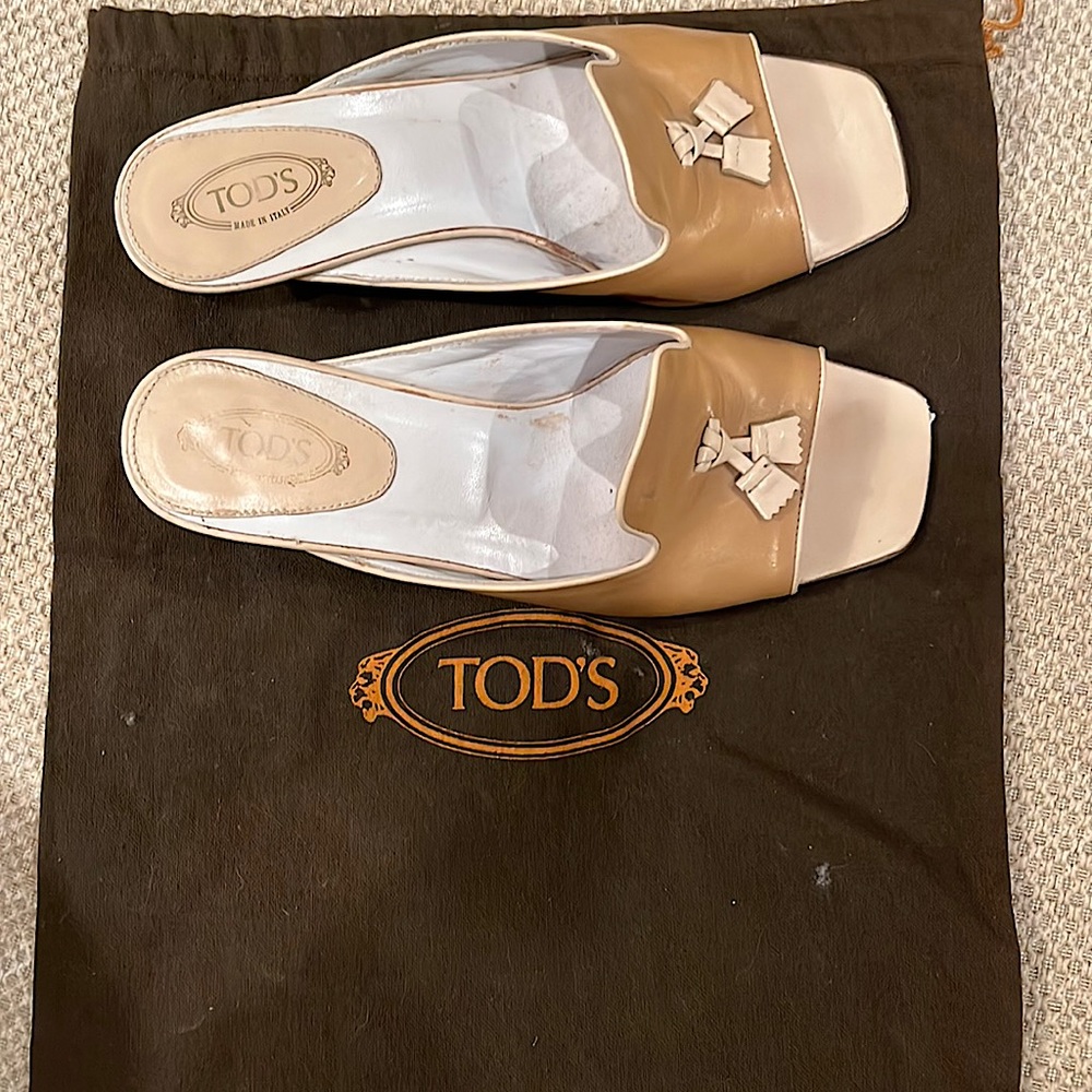Tod’s sandals